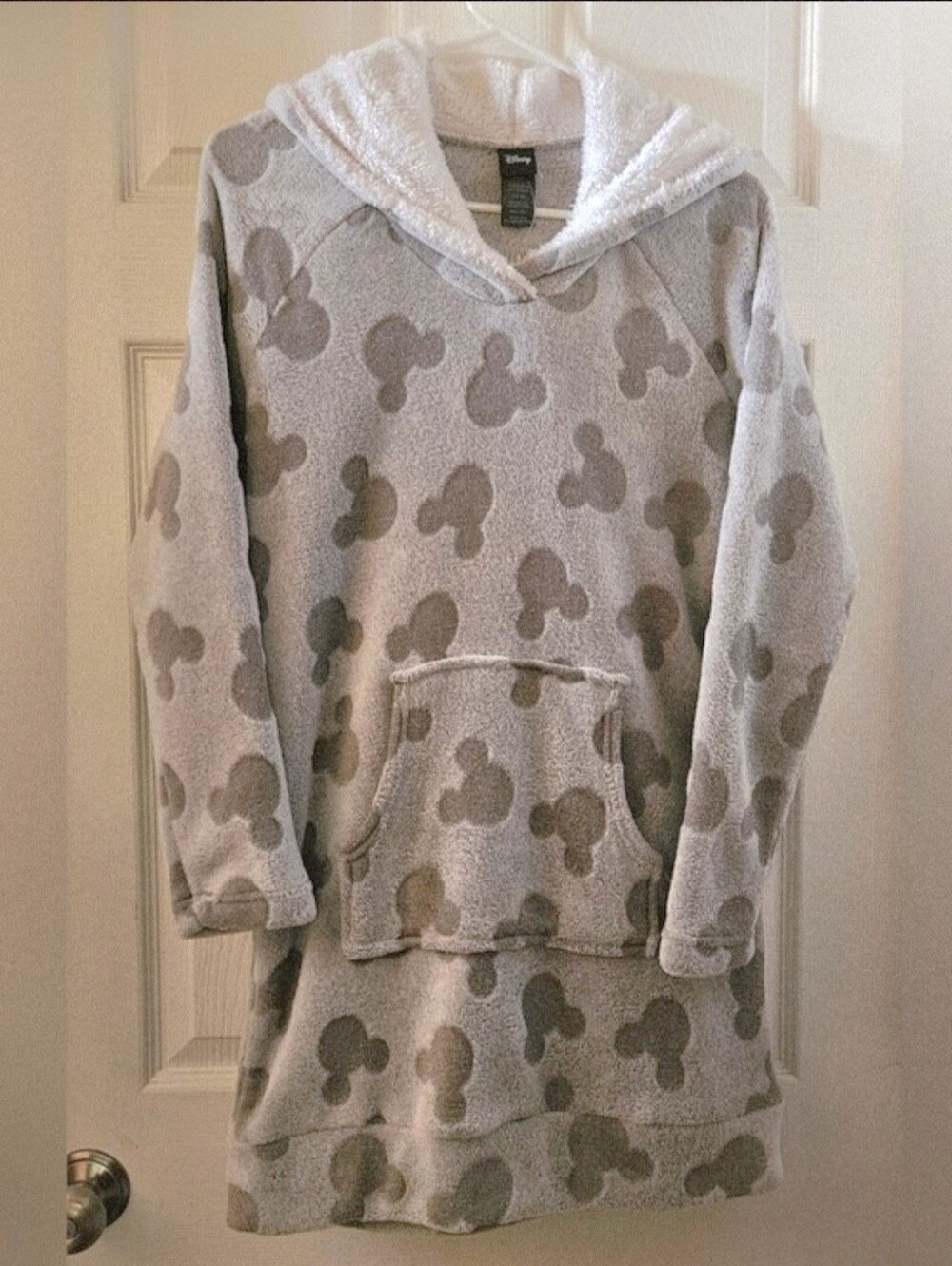 NWOT Disney Pull-Over Lounger Robe